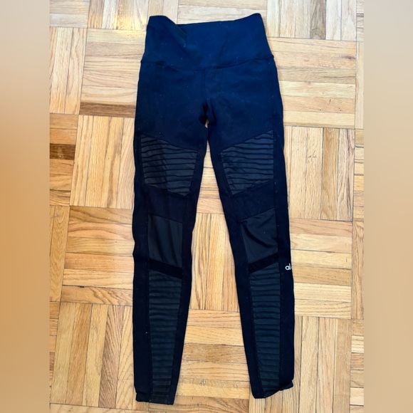 ALO Yoga Pants - Alo high waist moto leggings
